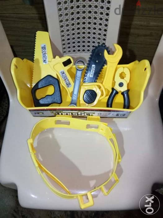 TOOLS SET BOY like new toy from 9 pieces conteins basket +belt=18$ 1