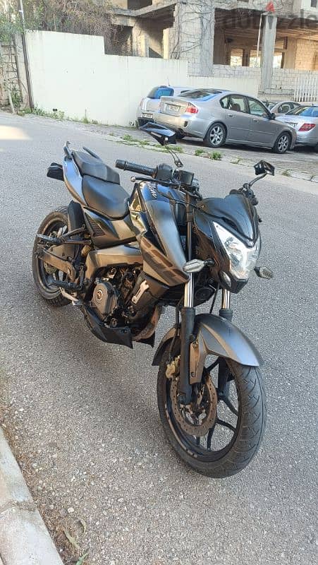 Bajaj pulsar ns200 1