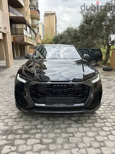 Audi RS Q8 Quattro 2020 black on black