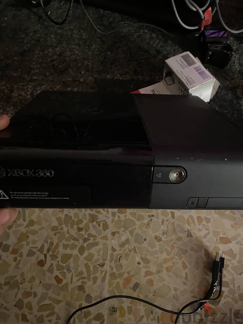 Xbox 360, with kinect camera,with disney infinity plus 5 discs 0