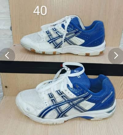 Asics shoes size 40