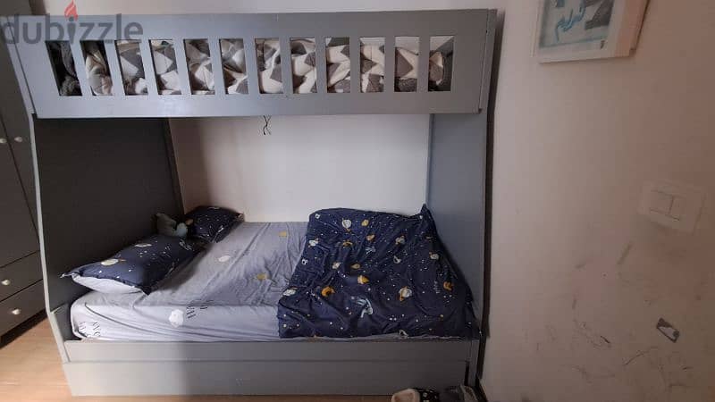 2 beds with drawer 1