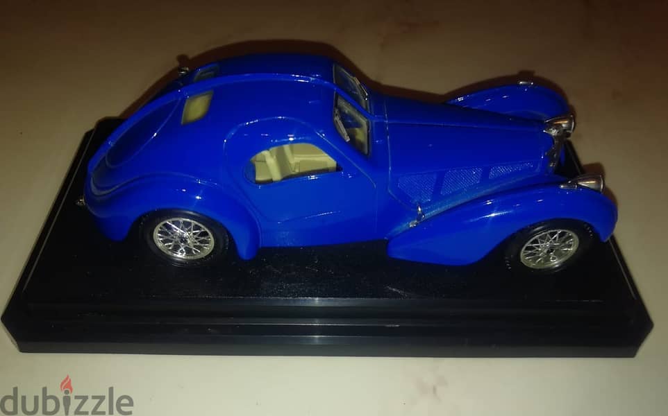 Burago Diecast 1:24 Bugatti Atlantic 1936 made in Italy 3