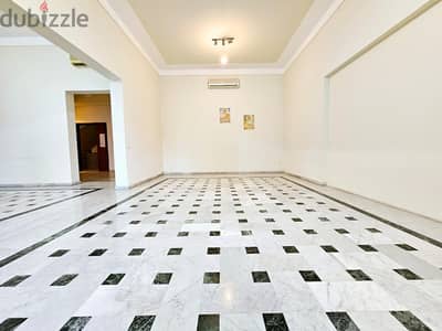 RA25-4022 Spacious Vintage Apartment in Ain El Mraisseh Near AUB