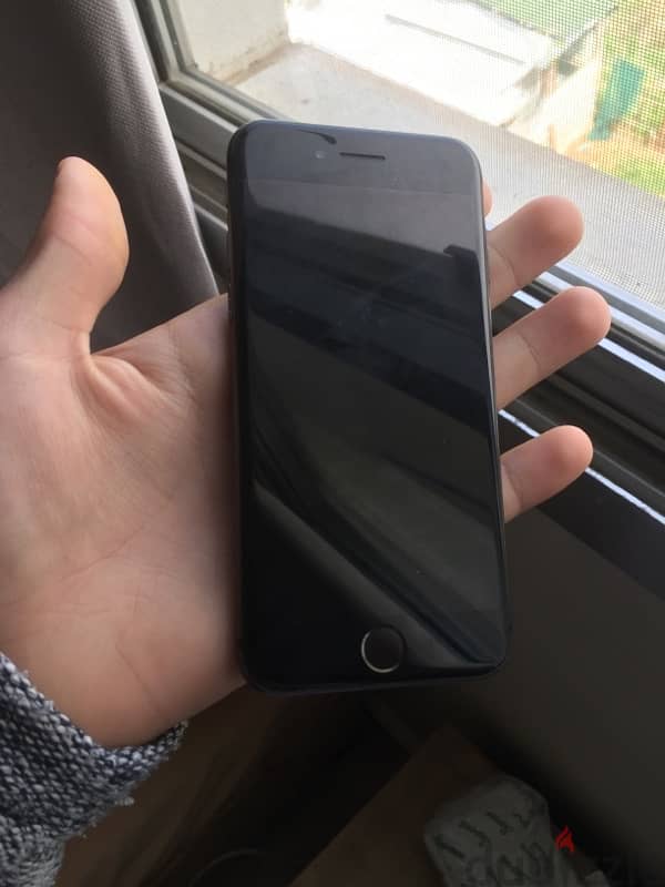 iPhone 8 black 1