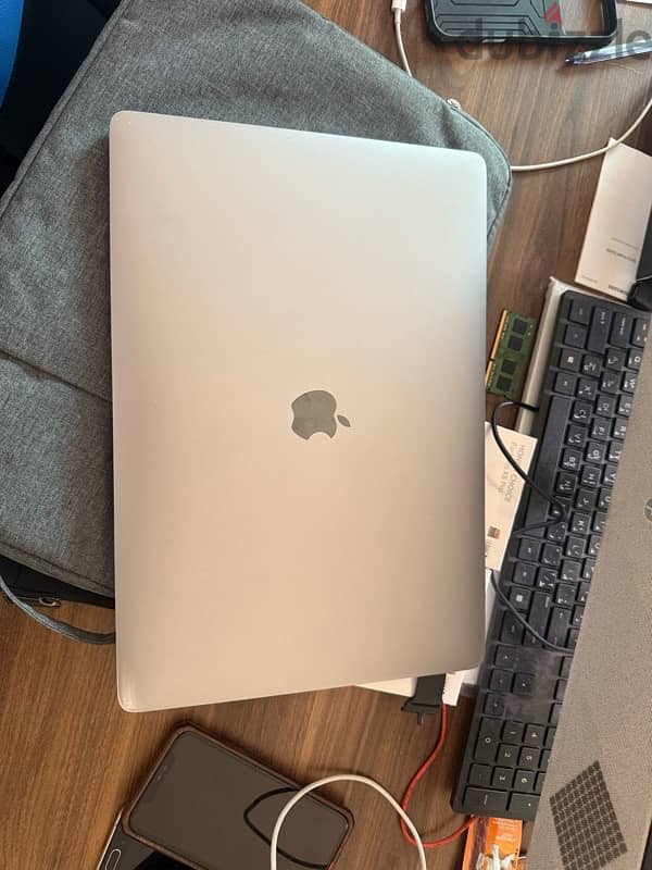 MacBook pro 2019 0