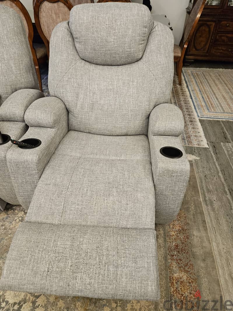 Recliner with Swivel function 0