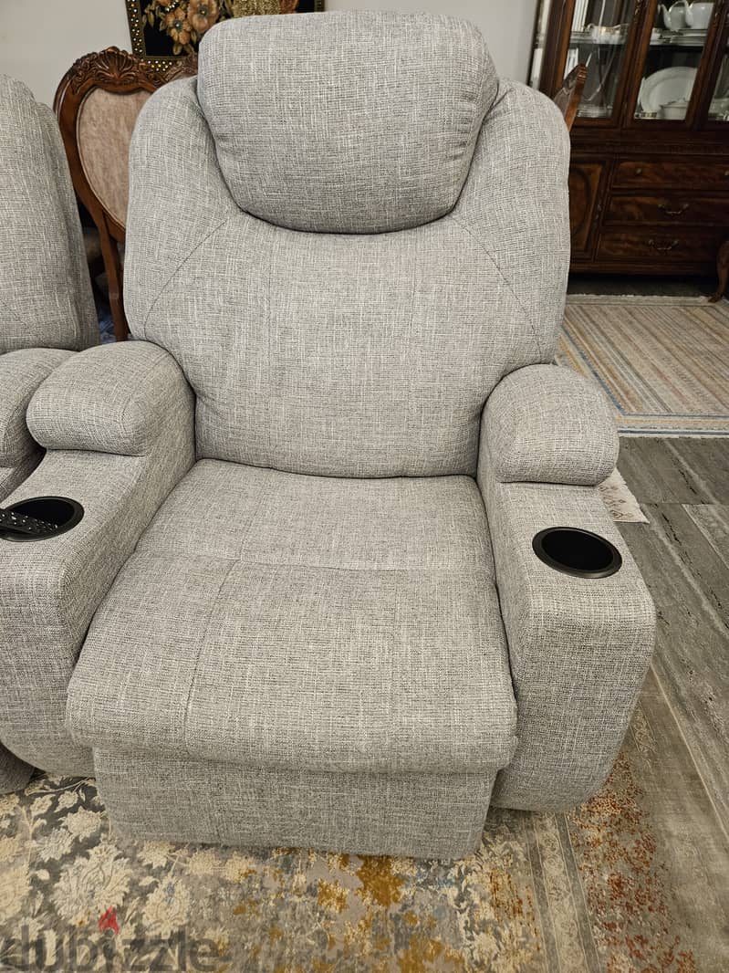 Recliner with Swivel function 1