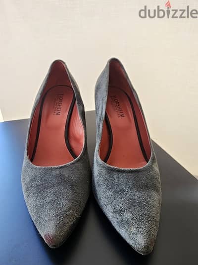 Elegant Gray Suede Heels – Classic & Timeless