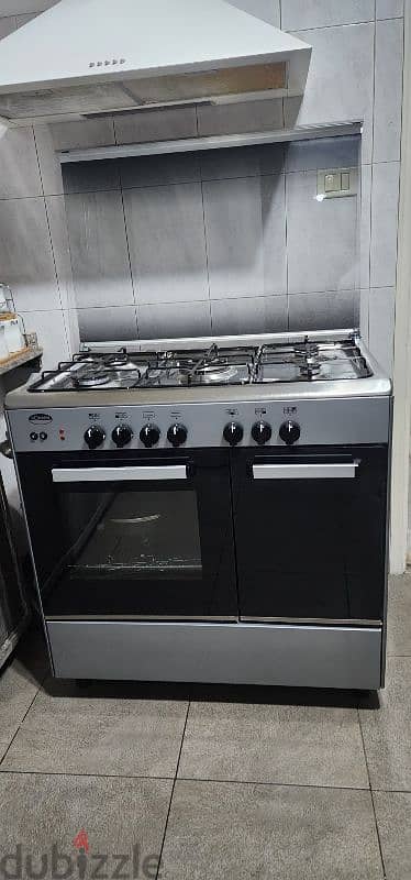 oven for sale same as new