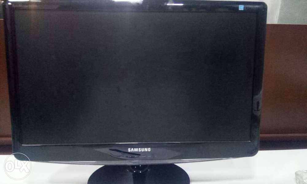 Samsung B2330 LCD 23 inch monitor - NO HDMI ONLY VGA & DVI PORTS 0