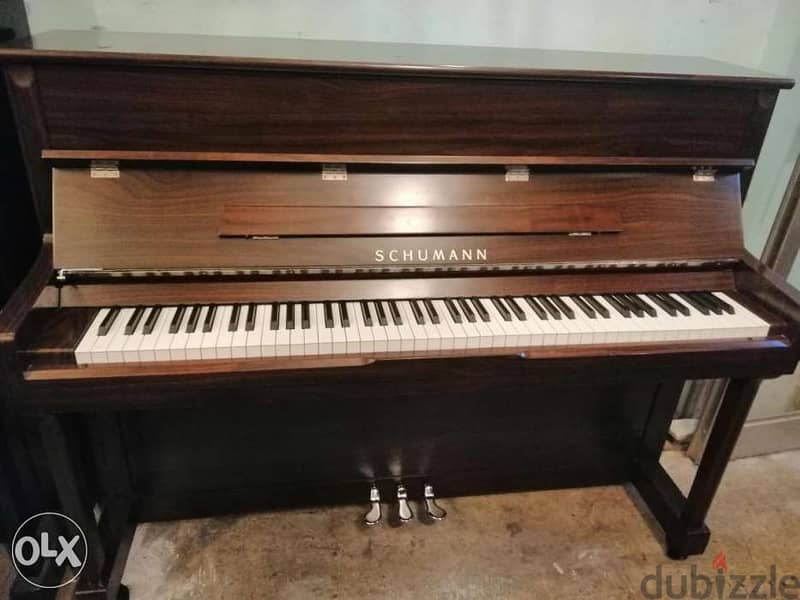 Piano germany like new very good condition 3 pedal 2