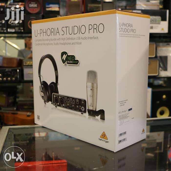Behringer studio package 2in 2 out 3