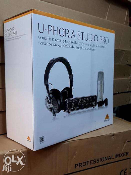 Behringer studio package 2in 2 out 4