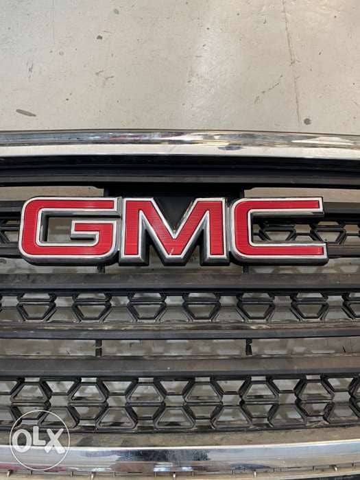 GMC Acadia 2017 2018 2019 front grille Logo 1