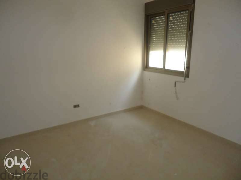 Apartment for Sale in Oyoun شقه للبيع في العيون 4