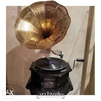 Vintage phonograph فونوغراف انتيك