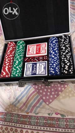 not a traditional poker set (casino descriptions)