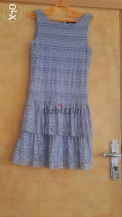 Vila london blue lace ruffle dress size medium 38. فستان دانتيل كشكش