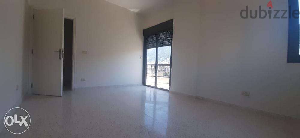 SPACIOUS (250Sq) In JOUNIEH WITH UNBLOCKABLE VIEW  ,(JOU-105) 5