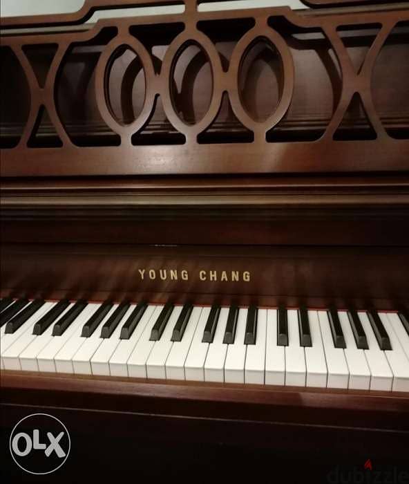 Piano korea brand New very good condition tuning warranty 3 pedal 0