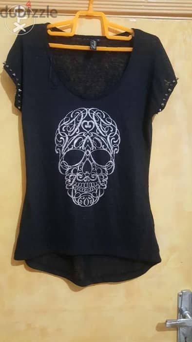 Woman fine knit skull shirt 38 بلوزة حياكة