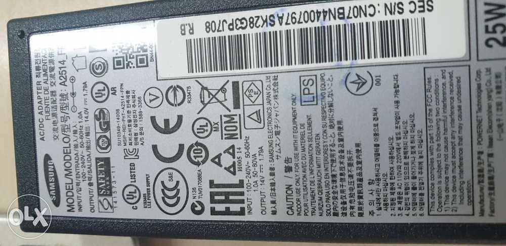 Samsung AC/DC adapter 1