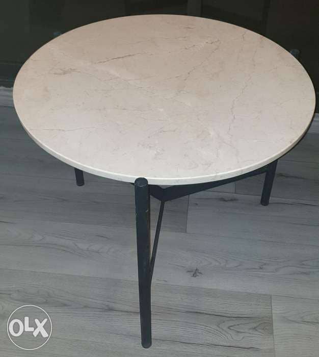 Sicilian Perlatino Marble Coffee Table 70cm diameter with metal base 1