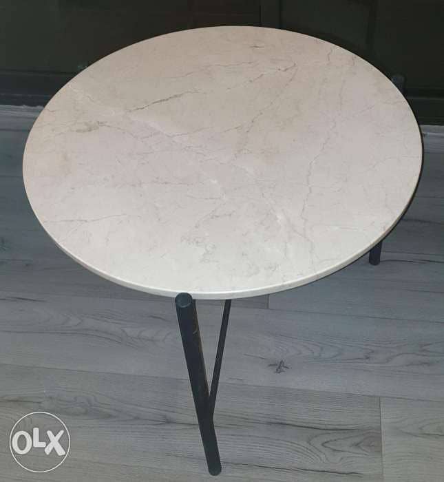 Sicilian Perlatino Marble Coffee Table 70cm diameter with metal base 4