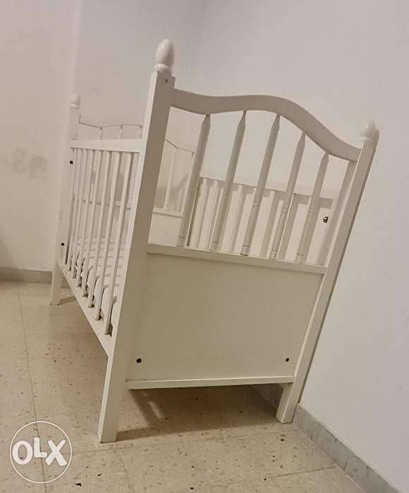 Baby bed incl matrass 3