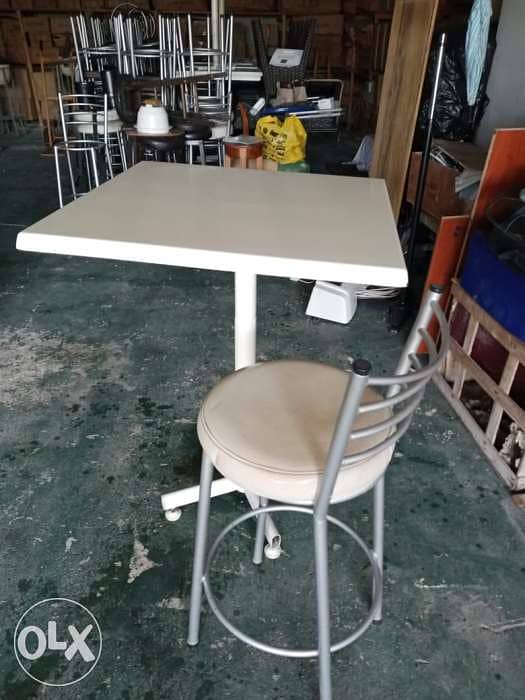 High table + bar stools 7