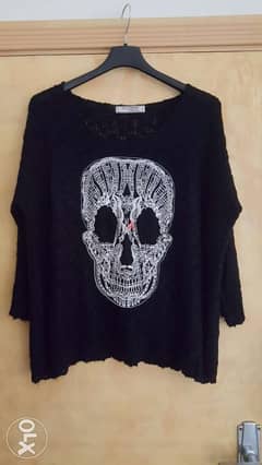 Embroidered skull top one size كنزة 0