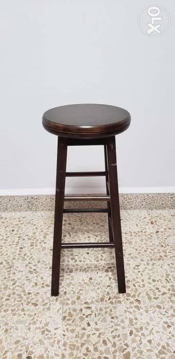 Studio Wood Stool With Rotating Head 1