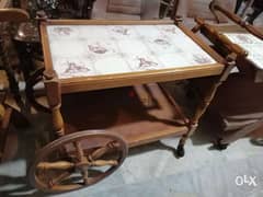من أجمل طاولة عرباية خشب زين وجه بلاط اوروبي اصلي قديم trolley 0