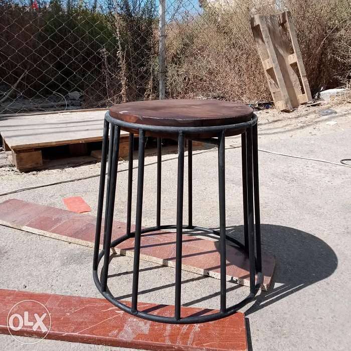 Metal base round table and chair طاولة او كرسي خشب وحديد 2
