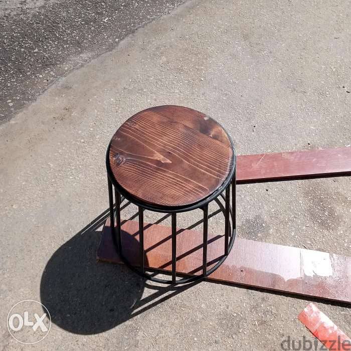 Metal base round table and chair طاولة او كرسي خشب وحديد 3