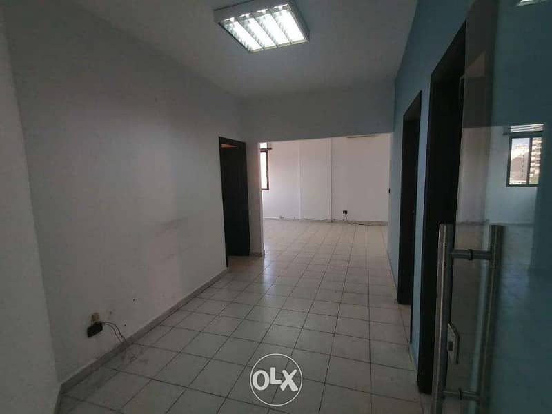L08613 - 4-Rooms Office for Rent in Bouchrieh - Cash 1