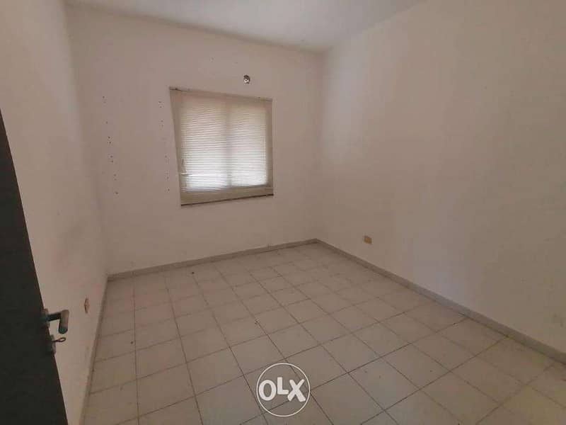L08613 - 4-Rooms Office for Rent in Bouchrieh - Cash 5