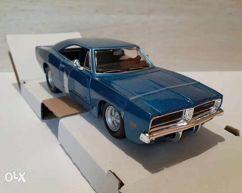 Charger 69 diecast car model 1:25. 4