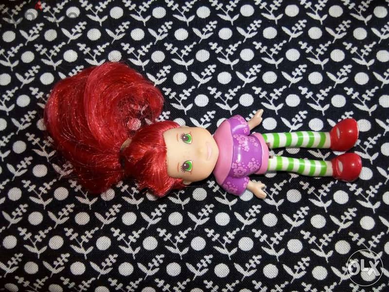 5 Small flexi dolls are: Hasbro -Shopkins -Rainbow. All 5 dolls=18$ 4