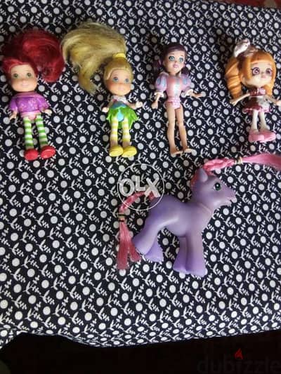 5 Small flexi dolls are: Hasbro -Shopkins -Rainbow. All 5 dolls=20$