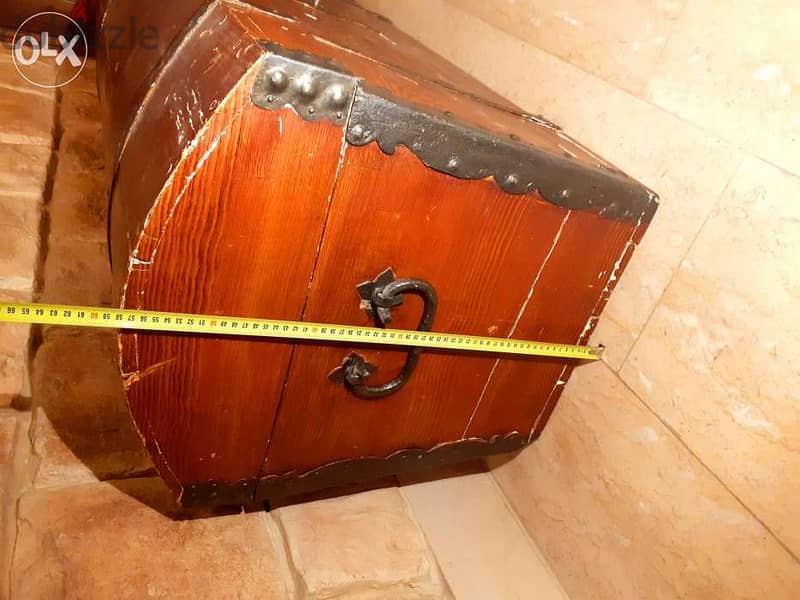 صندوق خشب أنتيك قديم جدا حوالي ١٥٠سنة حجم كبير 2