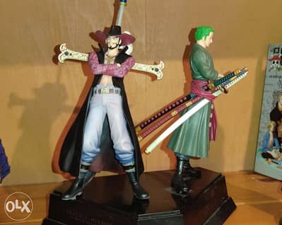 One Piece Mihawk and Zoro figures