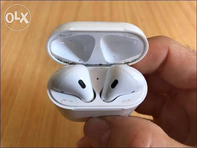Airpods Cleaning 2