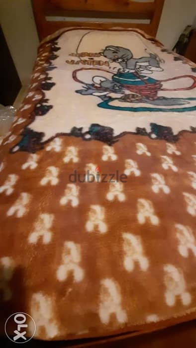 3 kids Bed cover like new 1