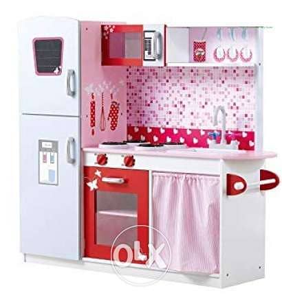 Big wood kitchen for girls 0