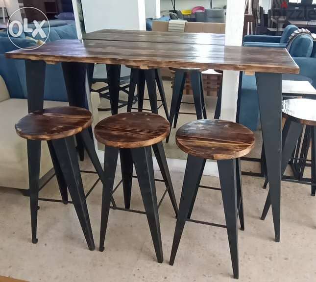 Wood Bar with 4 chairs بار خشب مع اربع كراسي 4