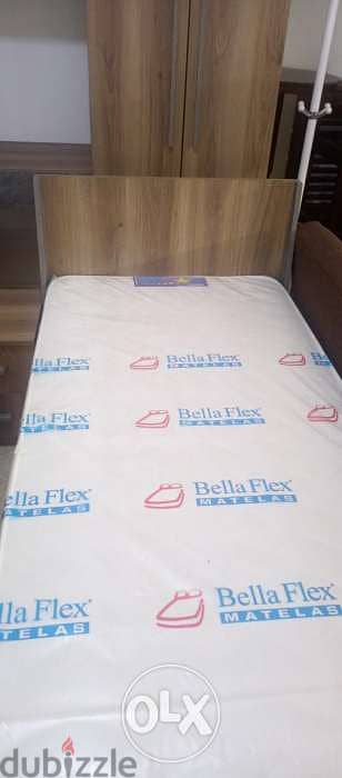 Single bed.  90cmتخت مفرد 1