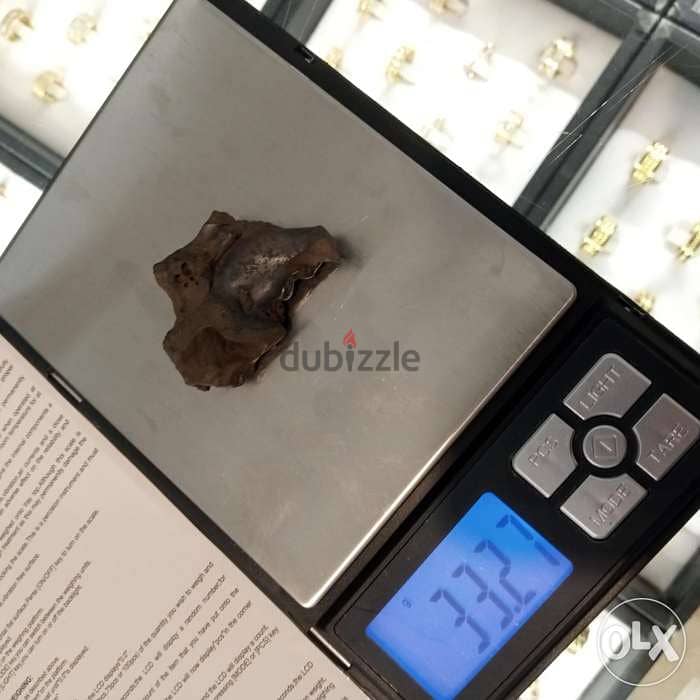 حجر نيرك الغرام 10 دولار meteorite stone 4