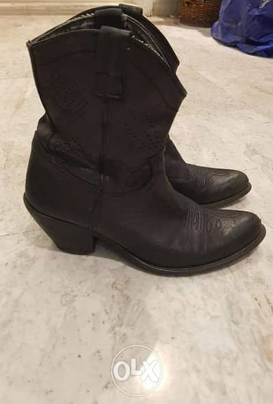 Leather boots size 38